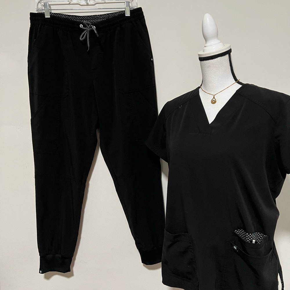 Beyond Scrubs Happiness Collection Set-Size M